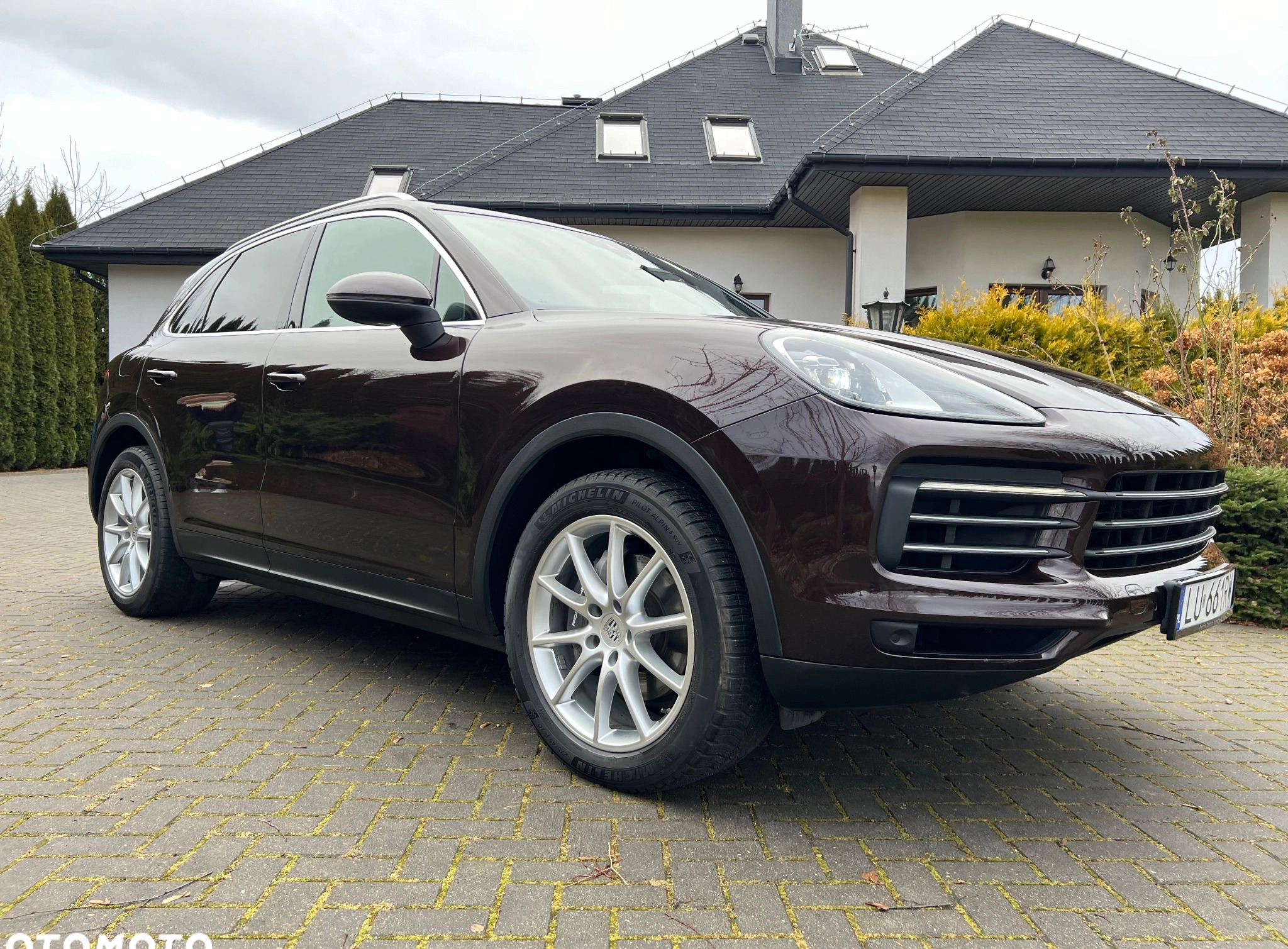 Porsche Cayenne cena 270600 przebieg: 126000, rok produkcji 2018 z Lublin małe 631